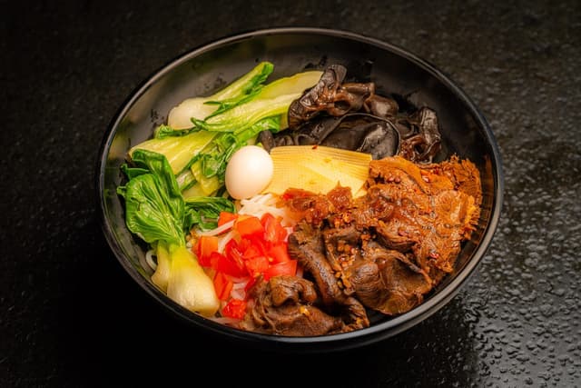 剁椒牛肉米线 (大辣) Pickled Pepper Beef Mixian (Hot Spicy)